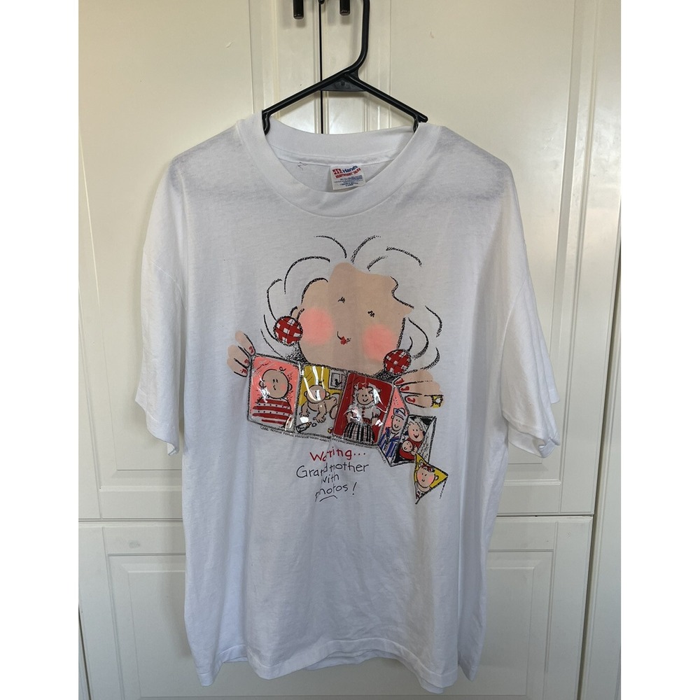 VTG Warning Grandmother With Photos Single Stitch T-shirt Holds Pics